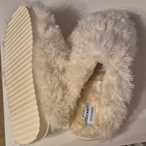 Old Navy Plush Cream Slippers